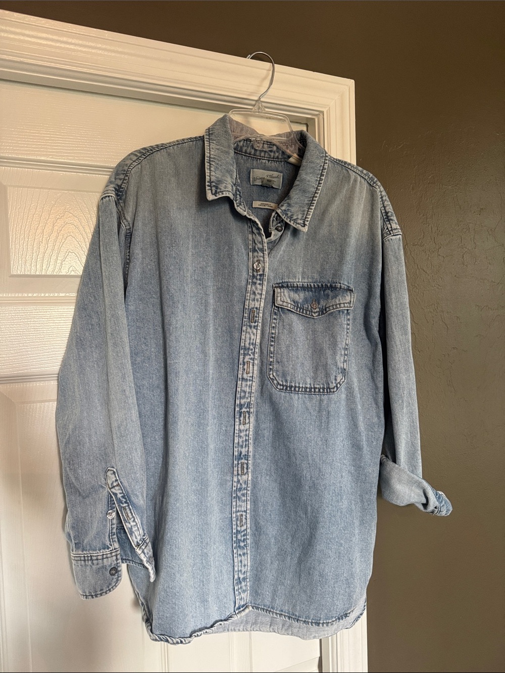 Universal Thread Light Wash Denim Button-Up Shirt Jacket